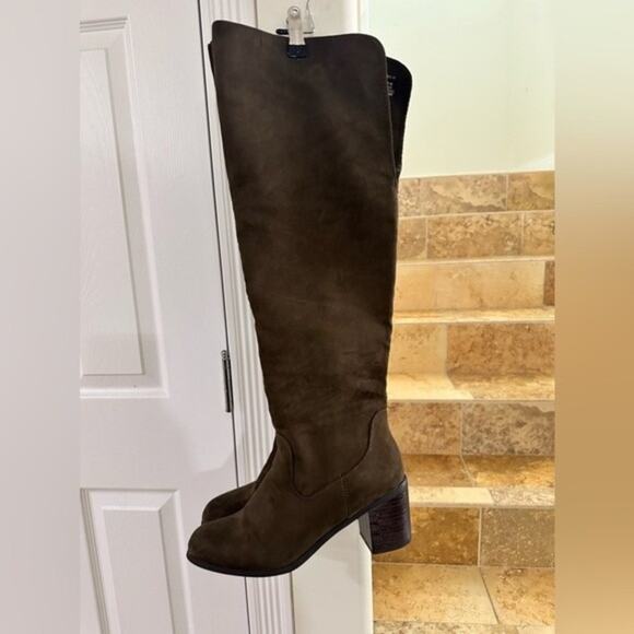 JustFab Alle Over the Knee Suede Boots 👢 in Olive Green Size 8.5 - Picture 2 of 9